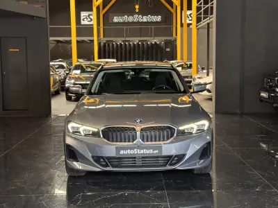 BMW 320 2023 - 31990 EUR, 75900 km - AUTO.MOTO.pt - 75900km - foto 4 de 36