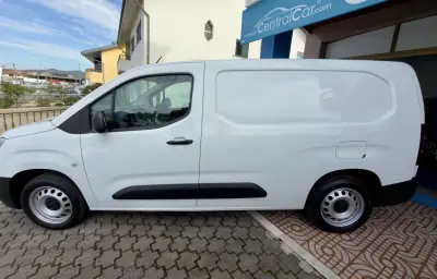 Opel COMBO 2024 - 16950 EUR, 53000 km - AUTO.MOTO.pt - 53000km - foto 6 de 24