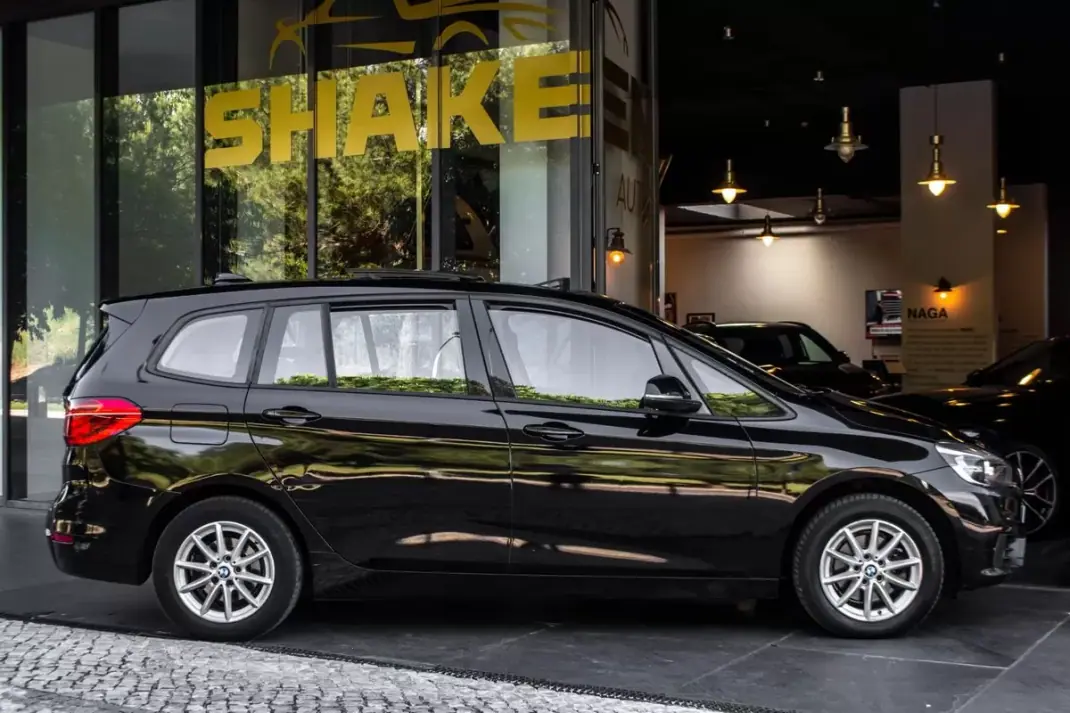 BMW 216 Gran Tourer 2017 - 13990 EUR, 172292 km - AUTO.MOTO.pt - 172292km - foto 3 de 40
