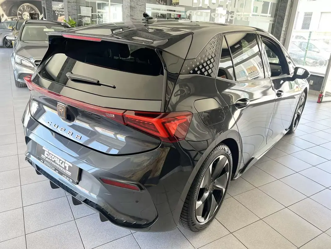 Cupra Born 2023 - 27800 EUR, 83155 km - 83155km - foto 5 de 31
