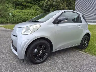 Toyota iQ 2011 - 7499 EUR, 126382 km - AUTO.MOTO.pt - 126382km - foto 2 de 25