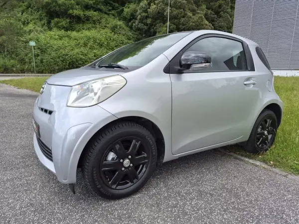 Toyota iQ 2011 - 7499 EUR, 126382 km - AUTO.MOTO.pt - 126382km - foto 2 de 25