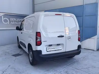 Opel COMBO 2025 - 19750 EUR, 11997 km - AUTO.MOTO.pt - 11997km - foto 6 de 21