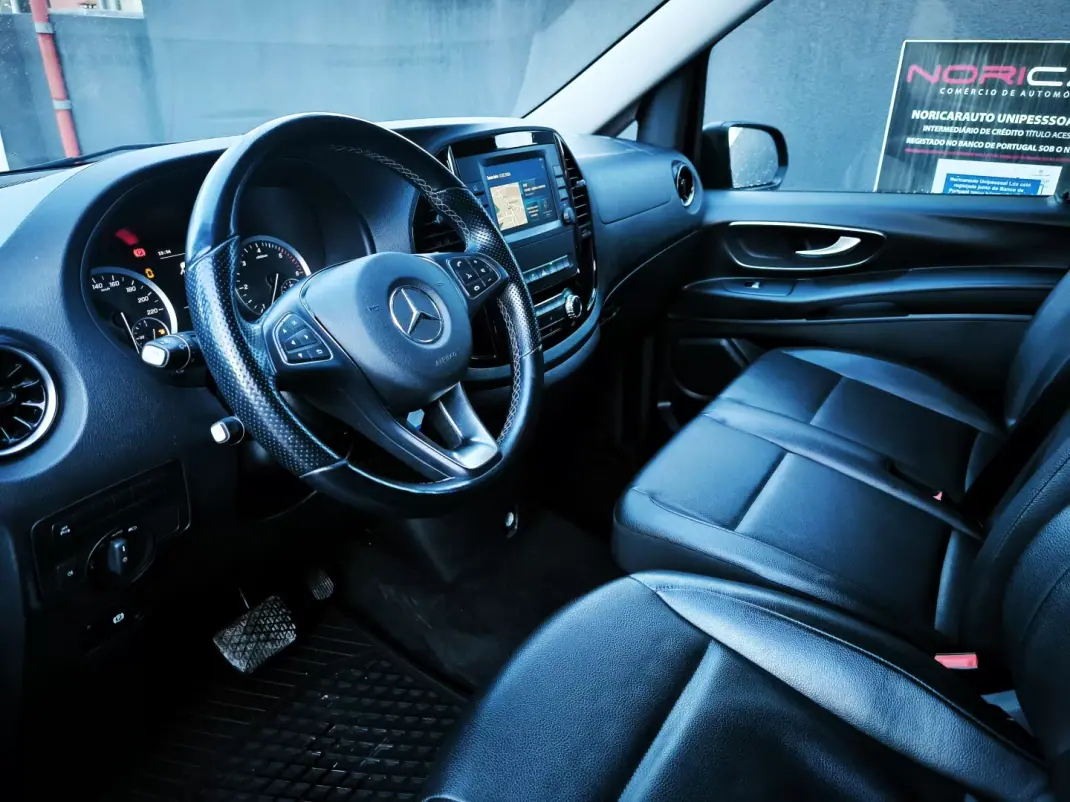 Mercedes-Benz Vito Tourer 2022 - 47950 EUR, 98000 km - AUTO.MOTO.pt - 98000km - foto 4 de 12