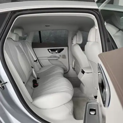 Mercedes-Benz EQE 2023 - 44900 EUR, 108002 km - AUTO.MOTO.pt - 108002km - foto 9 de 40