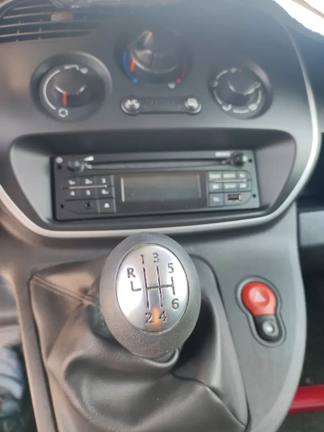 Renault KANGOO 1.5 BLUE DCI 3LUG EDITION ONE 2020 - 11978 EUR, 201798 km - AUTO.MOTO.pt - 201798km - foto 5 de 12