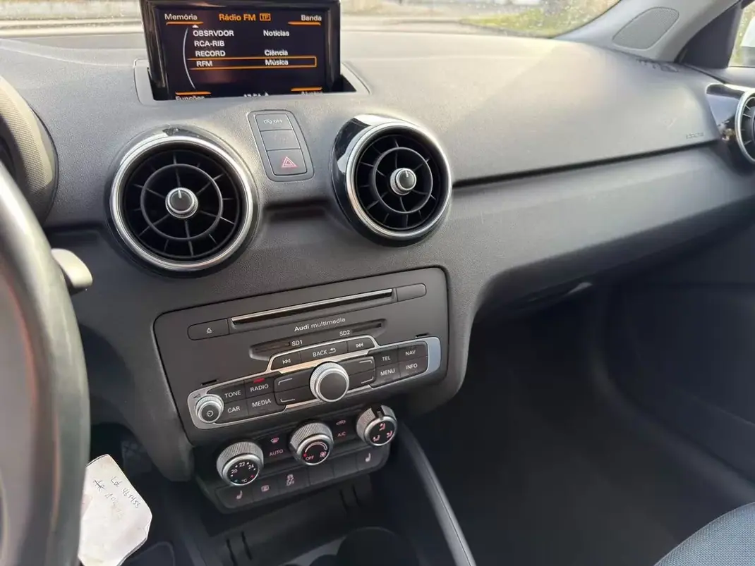 Audi A1 2017 - 12900 EUR, 164200 km - 164200km - foto 5 de 22