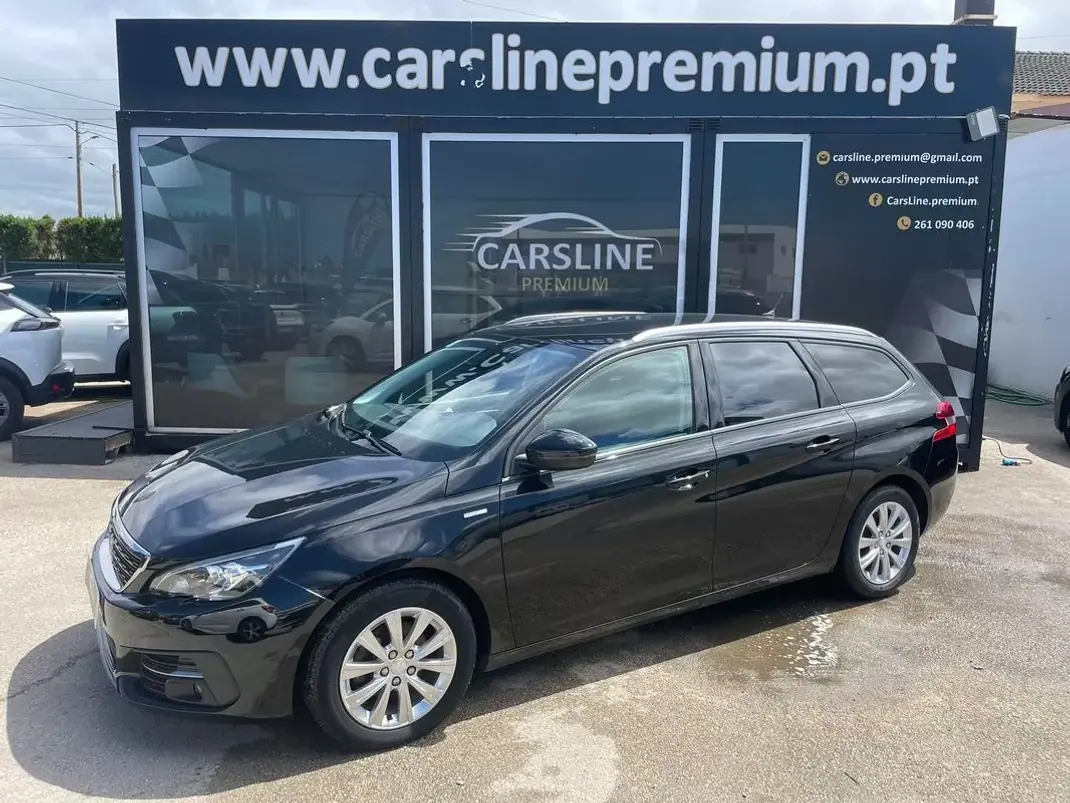 Peugeot 308 2021 - 15200 EUR, 92693 km - AUTO.MOTO.pt - 92693km - foto 1 de 24