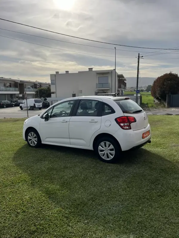 Citroën C3 2011 - 6300 EUR, 261600 km - AUTO.MOTO.pt - 261600km - foto 6 de 7