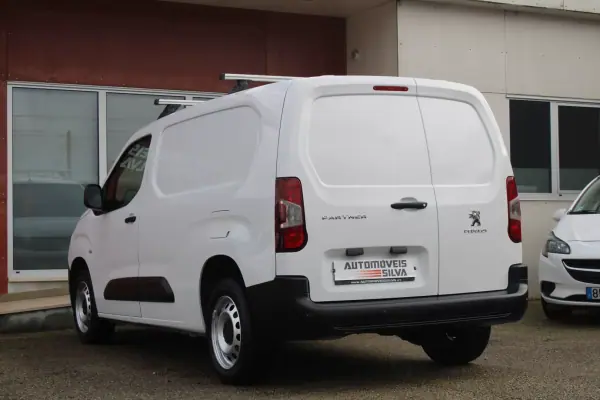 Peugeot Partner 1.5 BlueHDI Longa c/Barras Tejadilho 2021 - 14990 EUR, 117000 km - AUTO.MOTO.pt - 117000km - foto 9 de 19