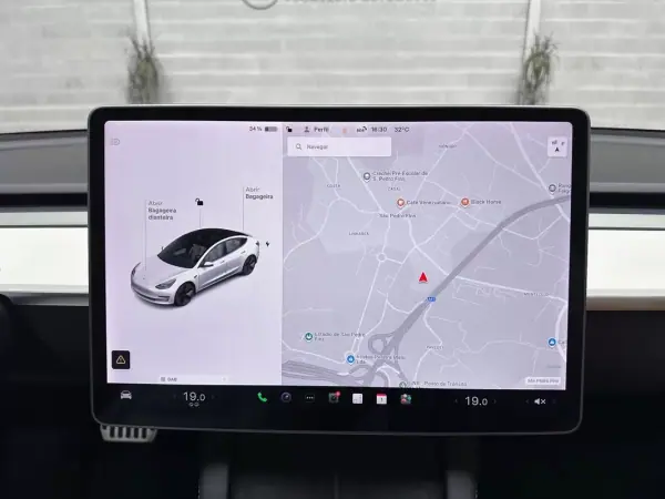 Tesla Model 3 2021 - 27950 EUR, 49088 km - AUTO.MOTO.pt - 49088km - foto 8 de 59