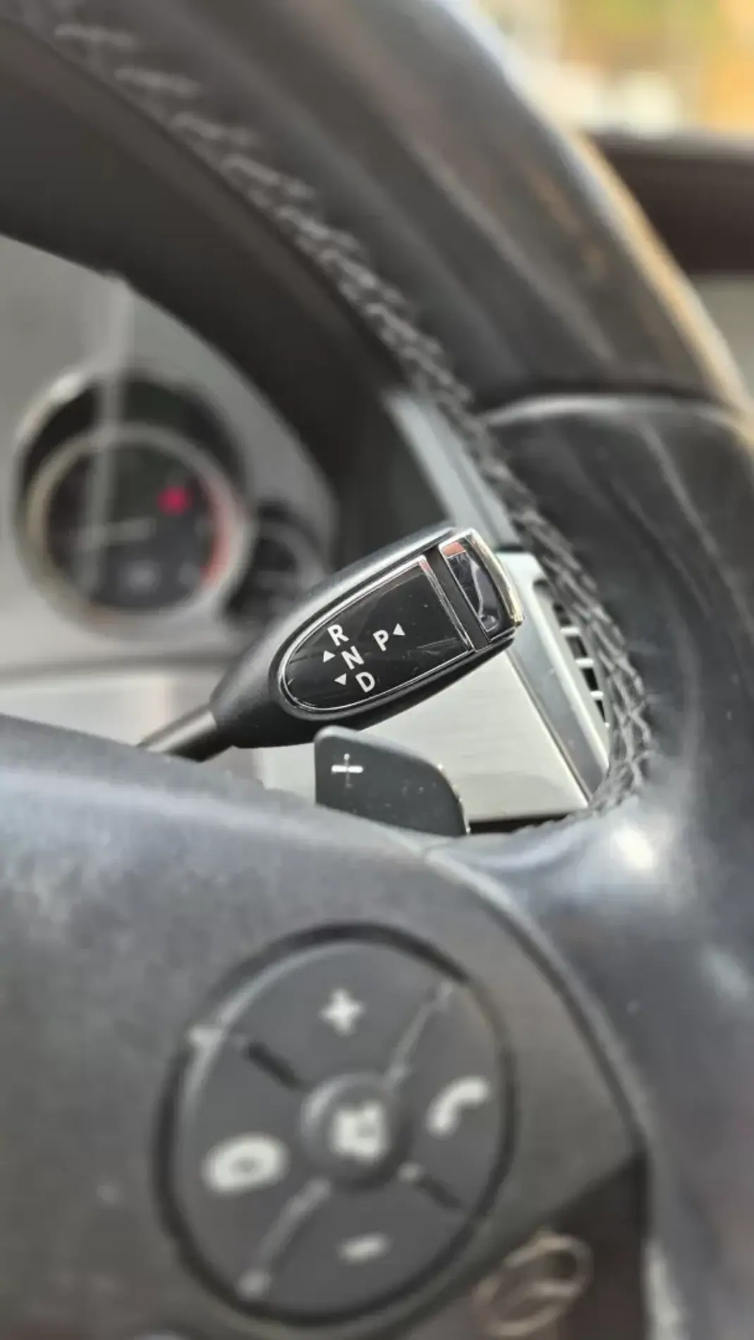 Mercedes-Benz E 220 2012 - 15480 EUR, 200000 km - AUTO.MOTO.pt - 200000km - foto 11 de 17