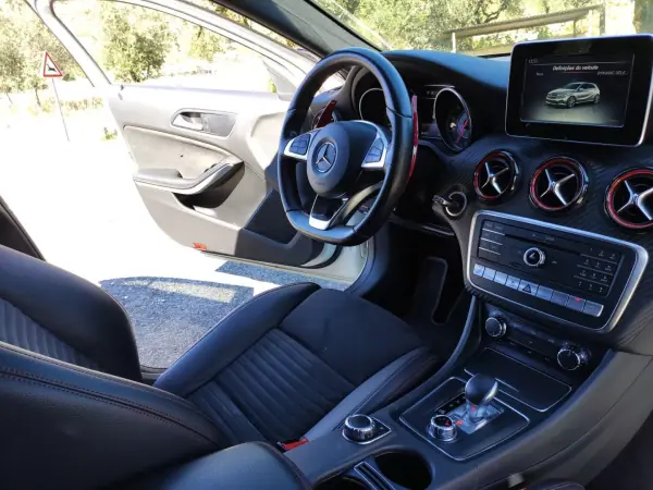 Mercedes-Benz A 45 AMG 2016 - 32500 EUR, 122000 km - AUTO.MOTO.pt - 122000km - foto 20 de 23