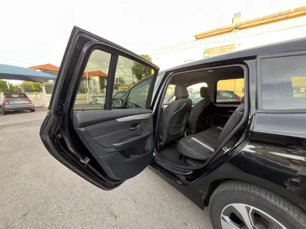 BMW 218 Gran Tourer 2016 - 15950 EUR, 200000 km - AUTO.MOTO.pt - 200000km - foto 37 de 51