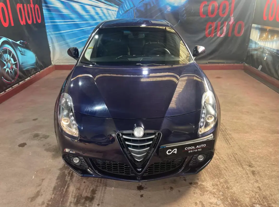 Alfa Romeo Giulietta 2011 - 8750 EUR, 197000 km - AUTO.MOTO.pt - 197000km - foto 7 de 35