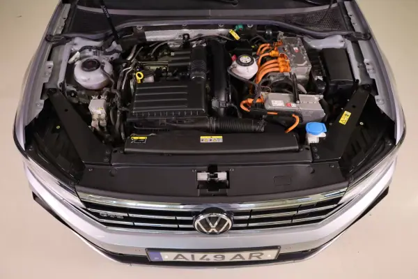 Volkswagen Passat Variant 2021 - 25990 EUR, 70682 km - AUTO.MOTO.pt - 70682km - foto 6 de 53