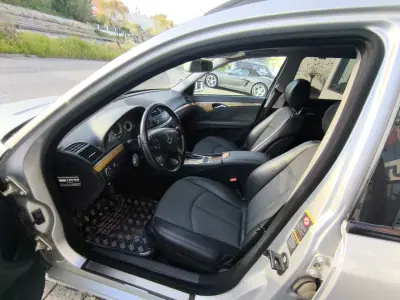 Mercedes-Benz E 220 2007 - 9900 EUR, 325000 km - AUTO.MOTO.pt - 325000km - foto 7 de 9