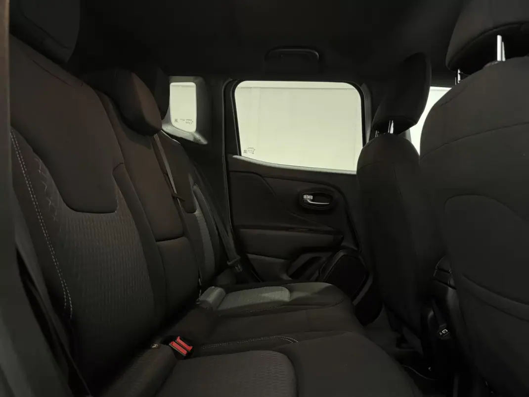 Jeep Renegade 2021 - 18490 EUR, 55000 km - AUTO.MOTO.pt - 55000km - foto 28 de 28