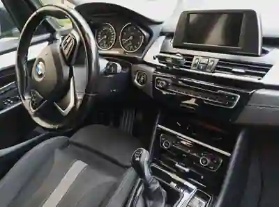 BMW 216 Active Tourer 2016 — foto 6 de 7