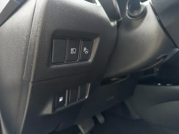 Toyota C-HR 2018 - 21990 EUR, 100000 km - AUTO.MOTO.pt - 100000km - foto 20 de 45