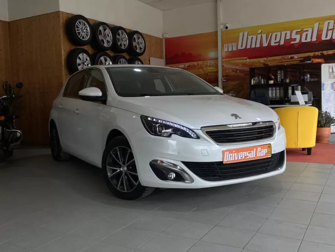 Peugeot 308 2016 - 14200 EUR, 132000 km - AUTO.MOTO.pt - 132000km - foto 1 de 23