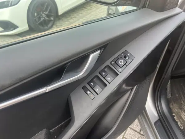 Kia Niro 2024 - 28500 EUR, 25000 km - AUTO.MOTO.pt - 25000km - foto 14 de 20