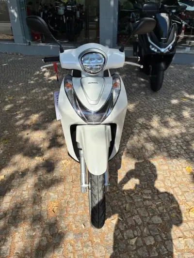 Honda SH 150i 2024 - 2250 EUR, 5266 km - AUTO.MOTO.pt - 5266km - foto 4 de 12