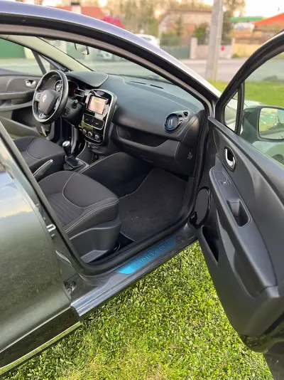 Renault Clio 2017 - 11900 EUR, 171000 km - AUTO.MOTO.pt - 171000km - foto 12 de 12