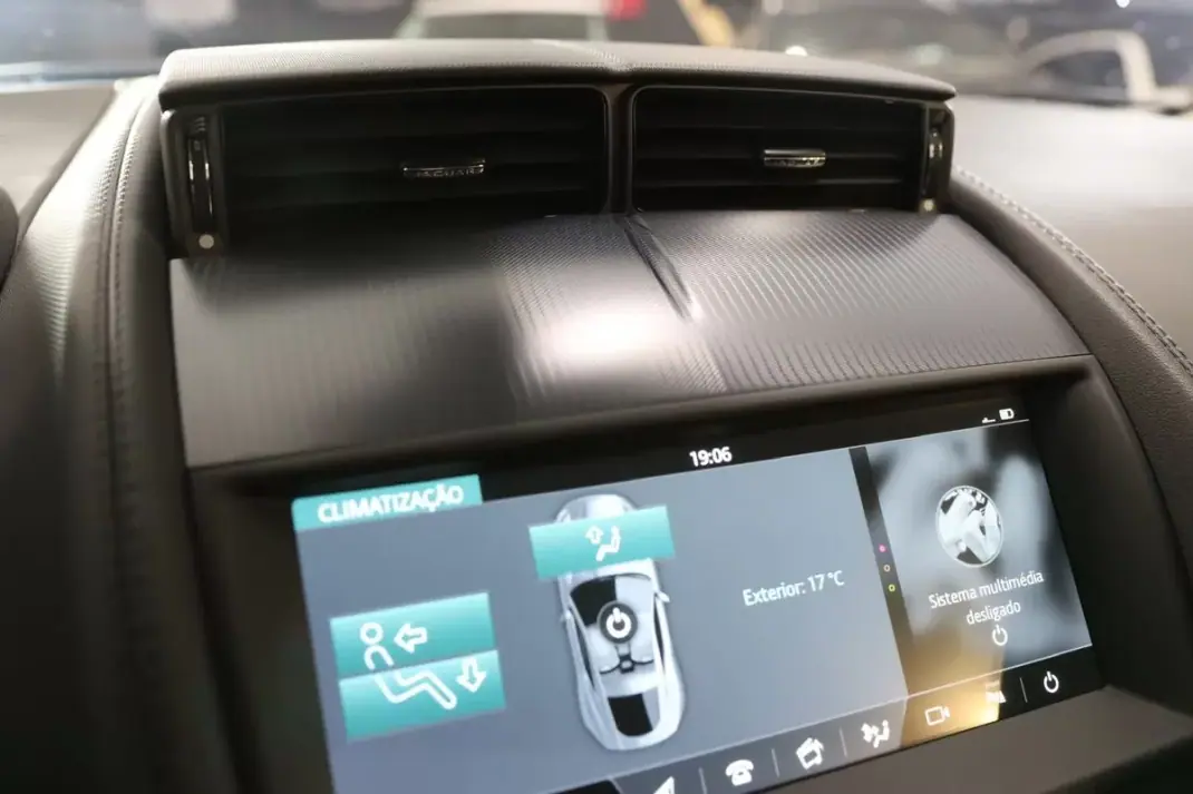 Jaguar F-Type 2019 - 48900 EUR, 47575 km - AUTO.MOTO.pt - 47575km - foto 12 de 29