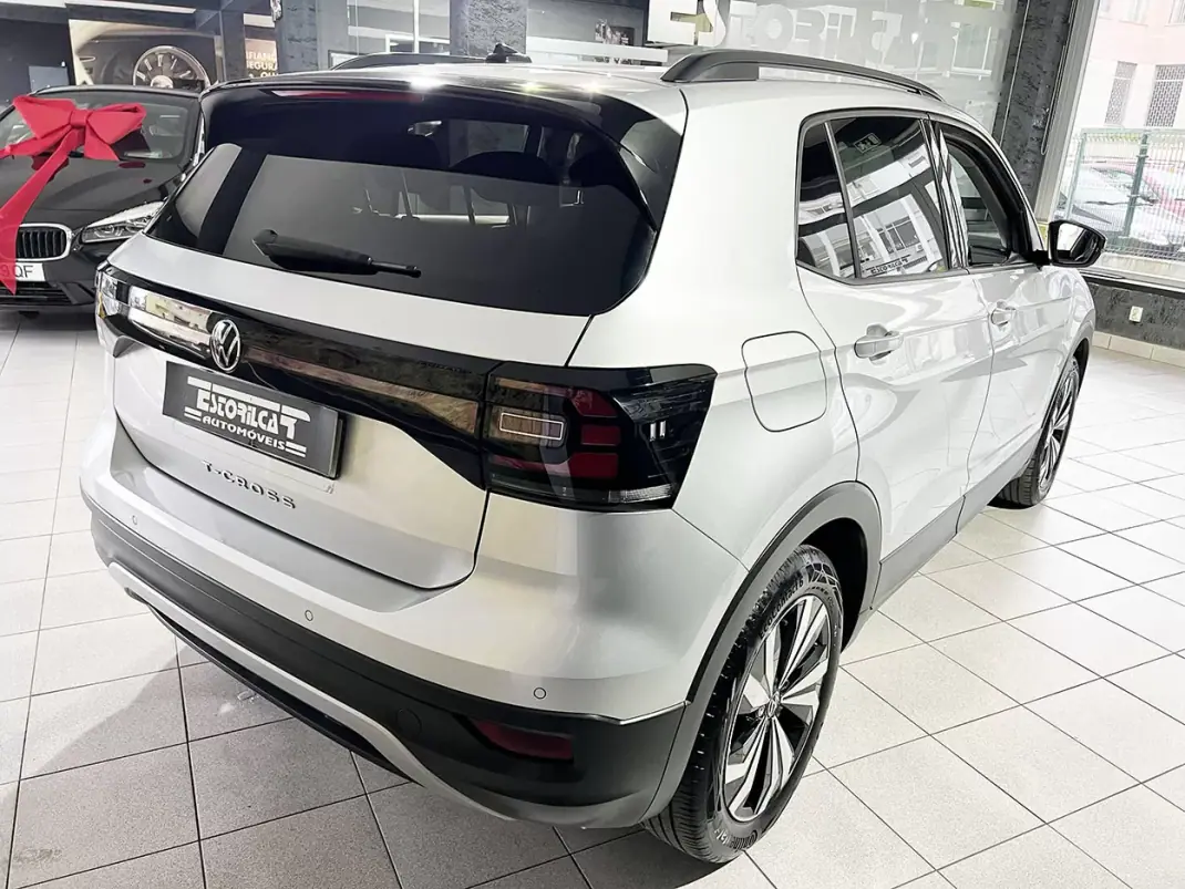 Volkswagen T-Cross 2021 - 17800 EUR, 37392 km - AUTO.MOTO.pt - 37392km - foto 3 de 21