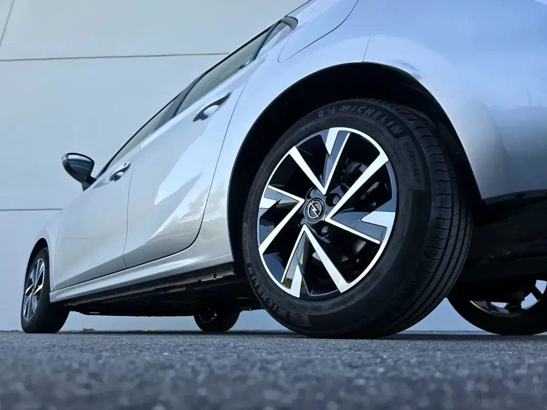 Opel Corsa 2024 - 18590 EUR, 38000 km - AUTO.MOTO.pt - 38000km - foto 9 de 34