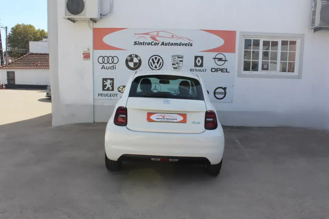 Fiat 500e 2022 - 18980 EUR, 25923 km - AUTO.MOTO.pt - 25923km - foto 4 de 10