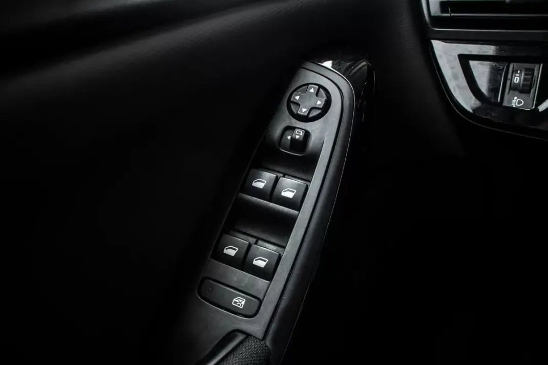 Citroën Grand C4 Spacetourer 2019 - 10750 EUR, 230819 km - AUTO.MOTO.pt - 230819km - foto 17 de 38