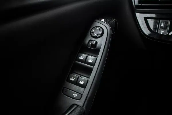 Citroën Grand C4 Spacetourer 2019 - 10750 EUR, 230819 km - AUTO.MOTO.pt - 230819km - foto 17 de 38