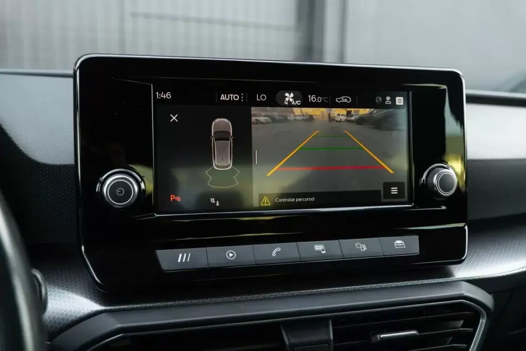 SEAT Leon 2021 - 15999 EUR, 127100 km - AUTO.MOTO.pt - 127100km - foto 16 de 24