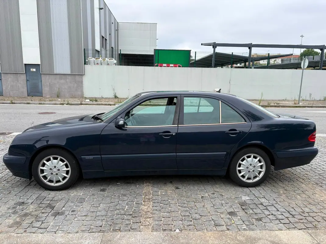 Mercedes-Benz E 270 2000 - 4950 EUR, 448000 km - 448000km - foto 4 de 15