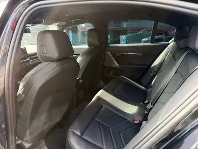 BMW 530e 2024 - 52900 EUR, 500 km - AUTO.MOTO.pt - 500km - foto 5 de 15