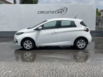 Renault Zoe 2020 - 14800 EUR, 56840 km - AUTO.MOTO.pt - 56840km - foto 2 de 42