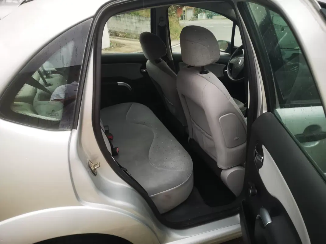 Citroën C3 2004 - 3250 EUR, 145000 km - AUTO.MOTO.pt - 145000km - foto 11 de 16