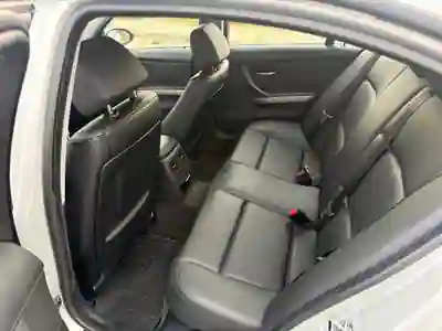 BMW 320 2006 - 7750 EUR, 310000 km - AUTO.MOTO.pt - 310000km - foto 9 de 9
