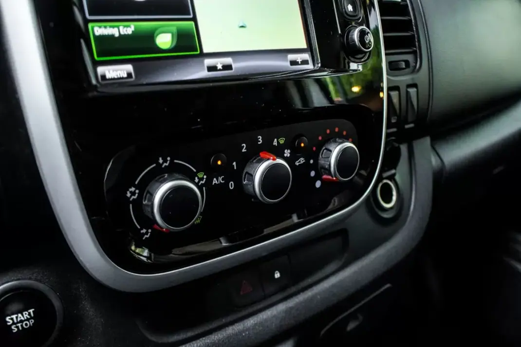 Renault Trafic 2020 - 28990 EUR, 126359 km - AUTO.MOTO.pt - 126359km - foto 20 de 41