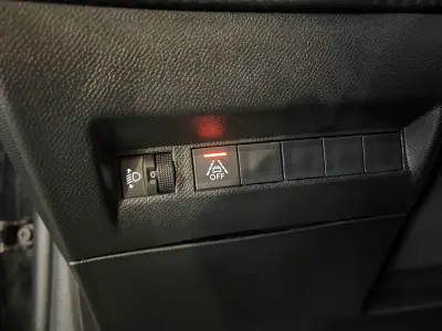 Peugeot 208 2022 - 13450 EUR, 145000 km - AUTO.MOTO.pt - 145000km - foto 27 de 29