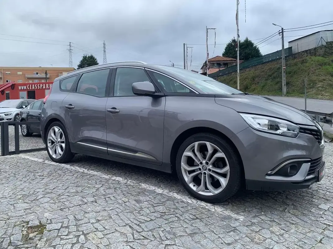 Renault Grand Scénic 2017 - 14900 EUR, 171000 km - AUTO.MOTO.pt - 171000km - foto 1 de 14