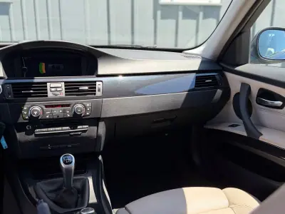 BMW 320 2012 - 11900 EUR, 291000 km - AUTO.MOTO.pt - 291000km - foto 10 de 17