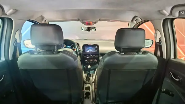 Renault Clio Break 2012 - 7500 EUR, 243550 km - AUTO.MOTO.pt - 243550km - foto 19 de 27