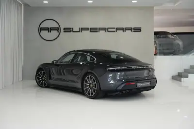 Porsche Taycan 2020 - 59950 EUR, 87282 km - AUTO.MOTO.pt - 87282km - foto 13 de 46