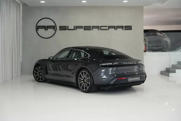 Porsche Taycan 2020 - 59950 EUR, 87282 km - AUTO.MOTO.pt - 87282km - foto 13 de 46