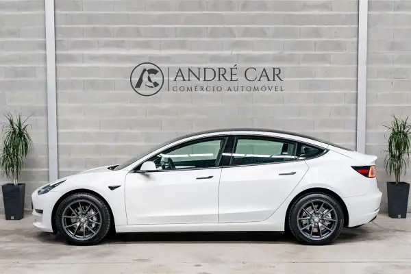 Tesla Model 3 2021 - 27950 EUR, 49088 km - AUTO.MOTO.pt - 49088km - foto 34 de 59