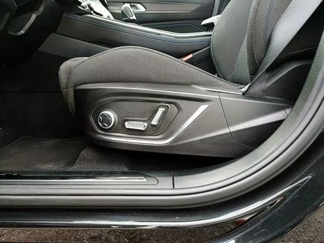 Lynk & Co 1 2022 - 29000 EUR, 29500 km - AUTO.MOTO.pt - 29500km - foto 28 de 30