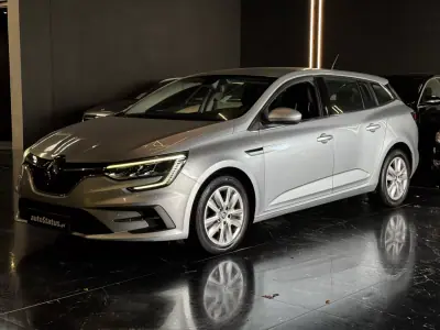 Renault Mégane Sport Tourer 2022 - 16990 EUR, 132900 km - AUTO.MOTO.pt - 132900km - foto 11 de 31